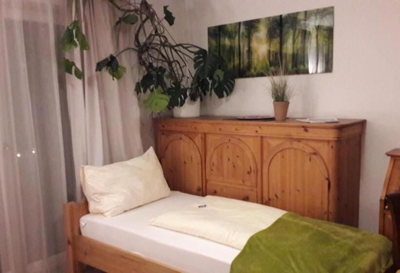 舒适三人间, Platzhirsch Zur Alten Wagnerei Gästehaus