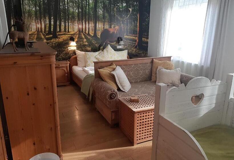 带阳台标准四人间, Platzhirsch Zur Alten Wagnerei Gästehaus