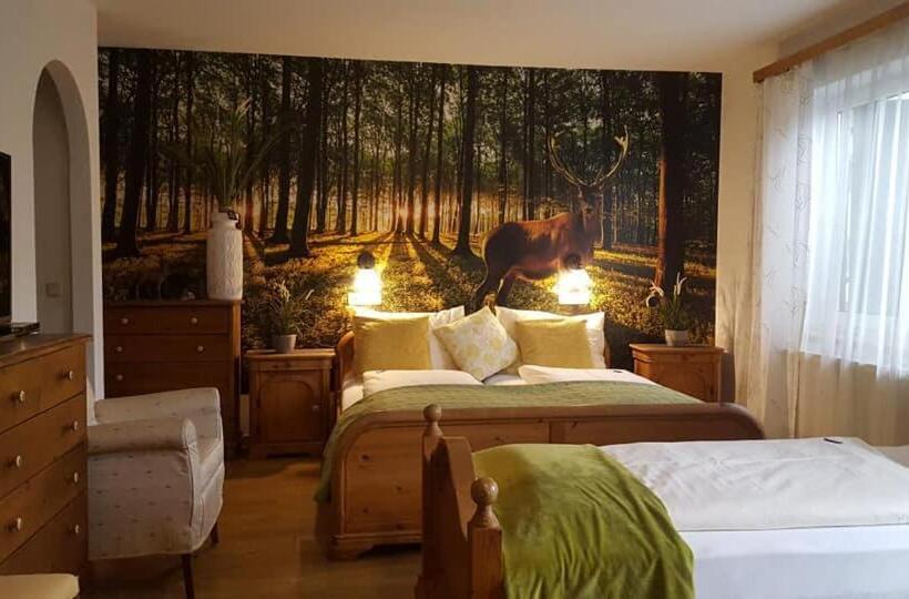 带阳台标准四人间, Platzhirsch Zur Alten Wagnerei Gästehaus