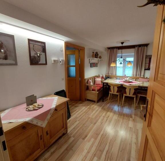 Апартаменты 2 Спальни, Platzhirsch Zur Alten Wagnerei Gästehaus