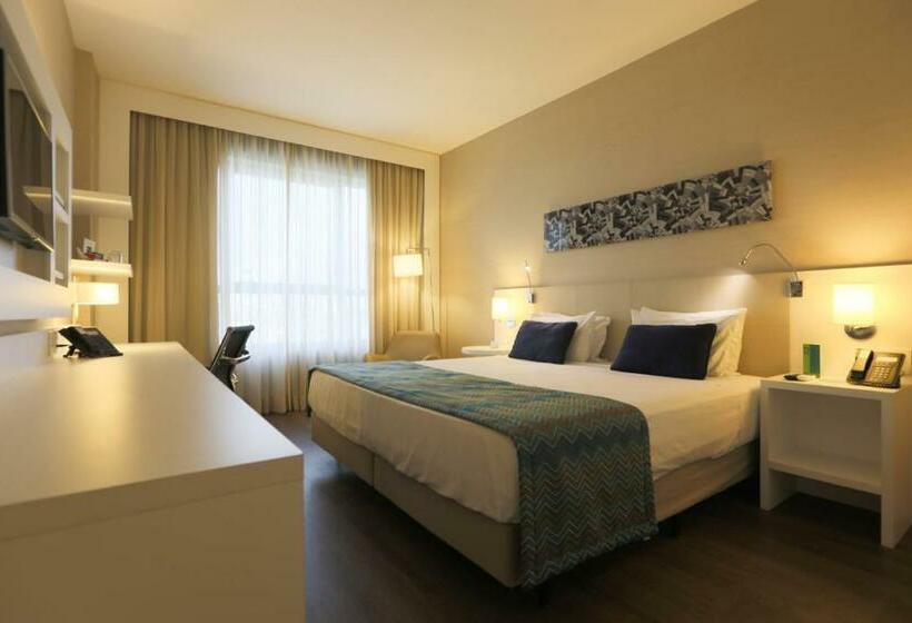 キングサイズベッドのスーペリアルーム, Quality Hotel São Caetano