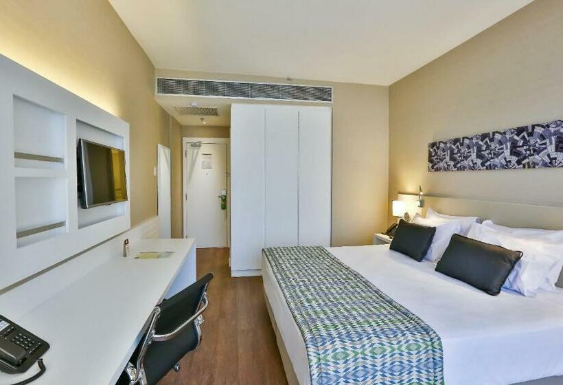 キングサイズベッドのスーペリアルーム, Quality Hotel São Caetano