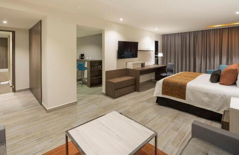 סוויטת ג'וניור, Real Inn Celaya