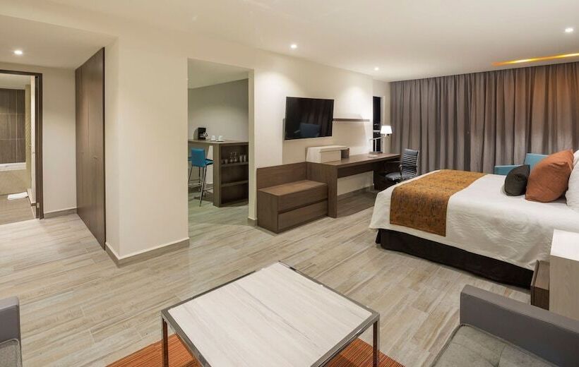 סוויטת ג'וניור, Real Inn Celaya