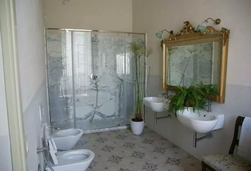 اتاق لوکس, Residenza D Epoca Regina D Arborea