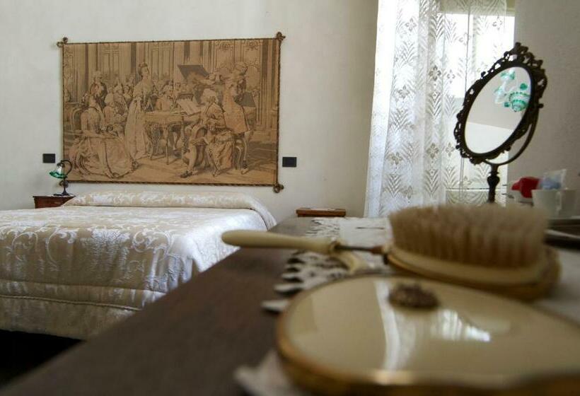 جناح جونيور مزوَّد بتراس, Residenza D Epoca Regina D Arborea