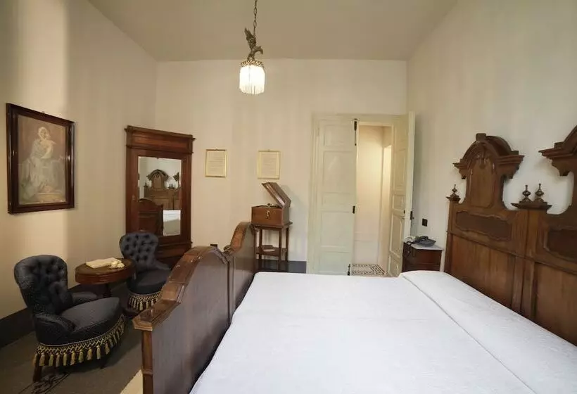 سوئیت جونیور با تراس, Residenza D Epoca Regina D Arborea