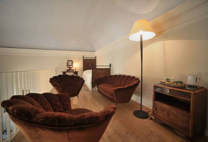 غرفة سوبيريور ثلاثية, Residenza D Epoca Regina D Arborea