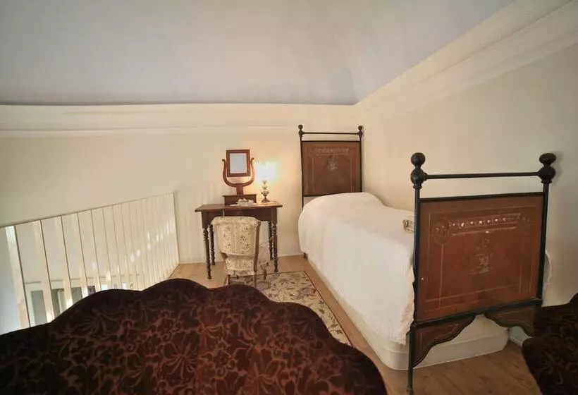 اتاق سوپریور سه تخته, Residenza D Epoca Regina D Arborea