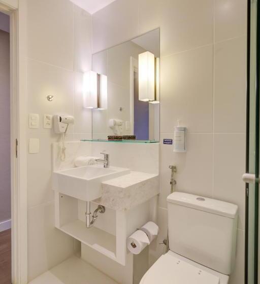 キングサイズベッドのスーペリアルーム, Quality Hotel São Caetano