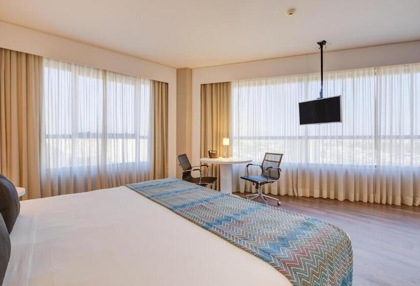 キングサイズベッドのデラックスルーム, Quality Hotel São Caetano