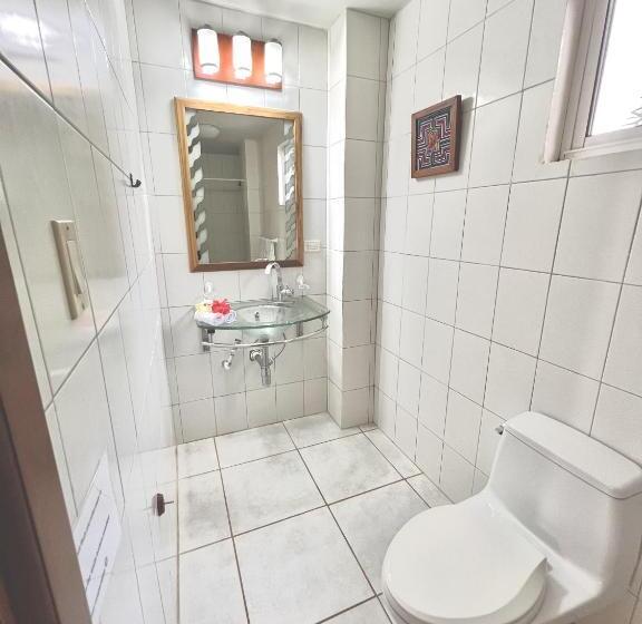 이코노미 룸, Akwaba Lodge