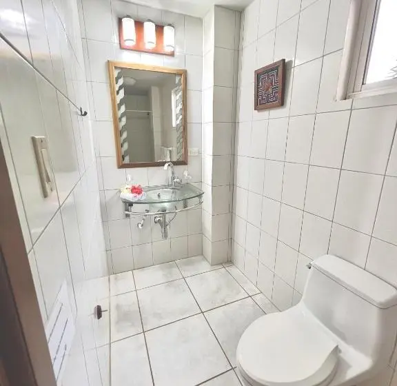 Economy-huone, Akwaba Lodge