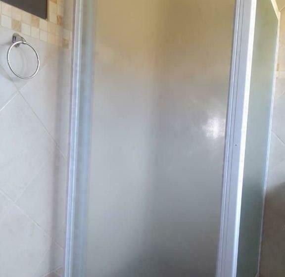 标准间, Oteng Guest House