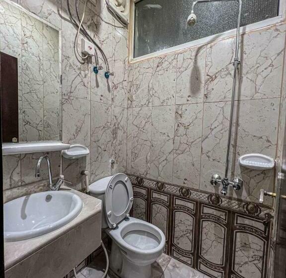 베이직 3인 룸, فندق أنوار المسك