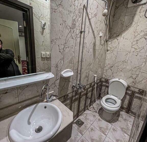 베이직 3인 룸, فندق أنوار المسك