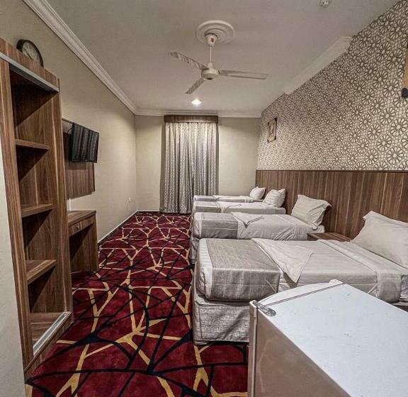 4인용 스탠다드 룸, فندق أنوار المسك