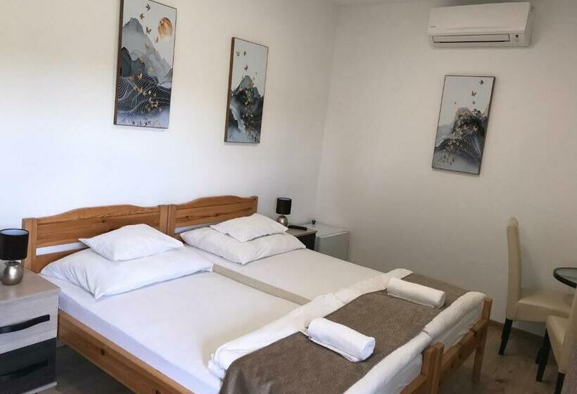 デラックスルーム, Tó Party Apartman