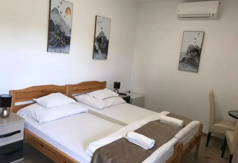 デラックスルーム, Tó Party Apartman