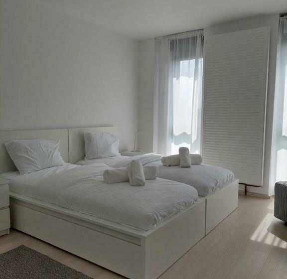 スタンダードスタジオ, Casa Maria City Apartments