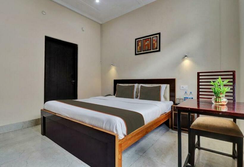 غرفة كلاسيكية ثلاثية, Collection O Hotel Shiv Bliss