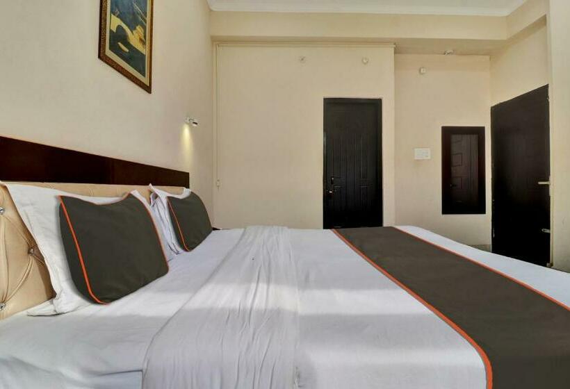 غرفة كلاسيكية ثلاثية, Collection O Hotel Shiv Bliss