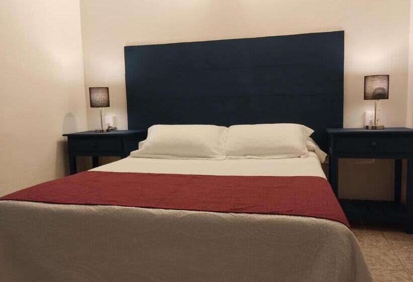 バス共有のスタンダードルーム, & Hostal Santuario