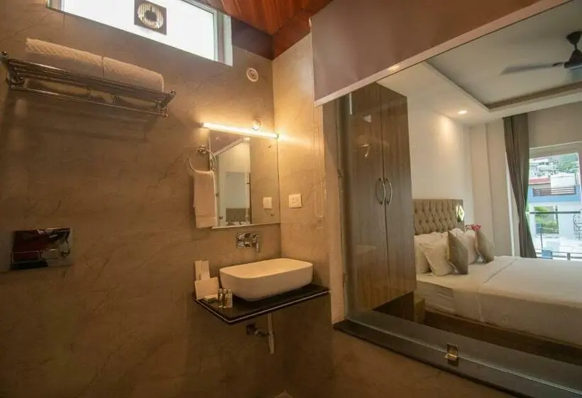 Quarto deluxe, Jp Hills Rishikesh