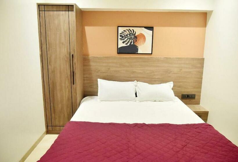 غرفة ديلوكس, Manoranjan Enclave