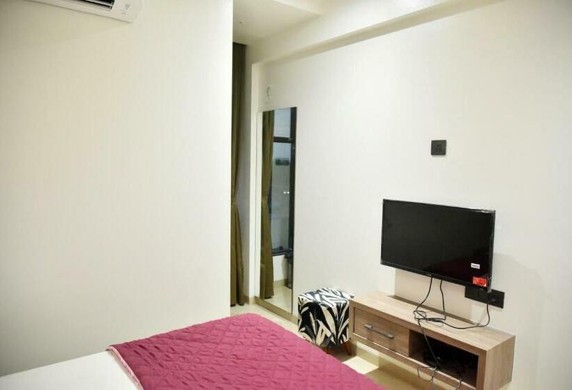 غرفة ديلوكس, Manoranjan Enclave