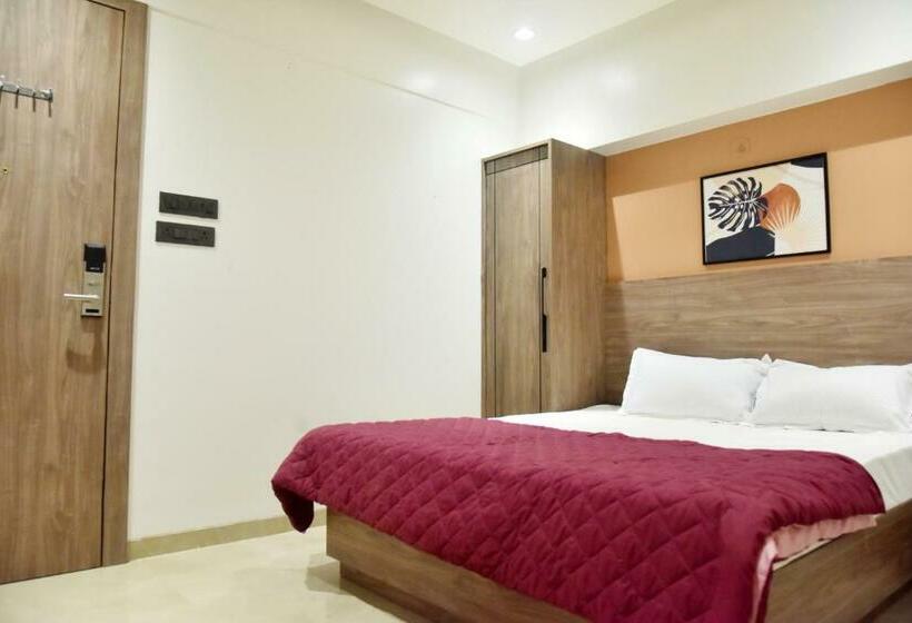 غرفة ديلوكس, Manoranjan Enclave