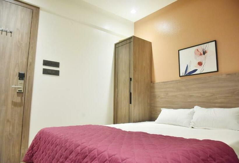 غرفة ديلوكس, Manoranjan Enclave