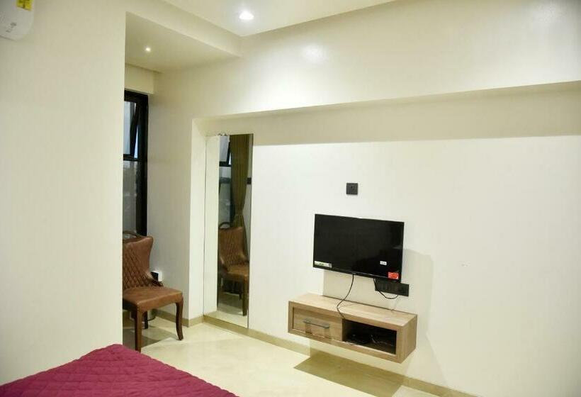 غرفة ديلوكس, Manoranjan Enclave