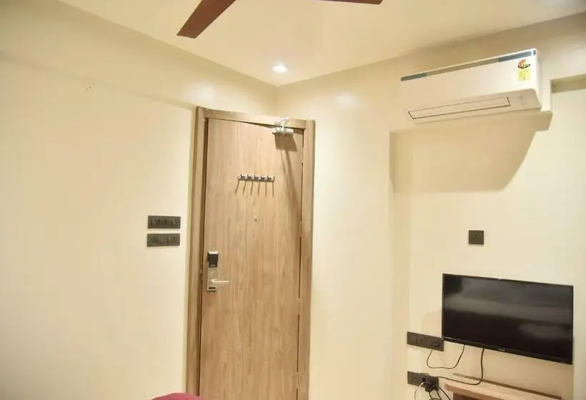 Superior-huone, Manoranjan Enclave