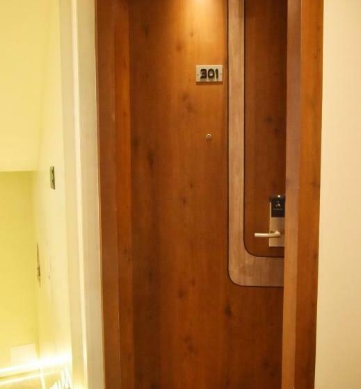 غرفة سوبيريور سرير كينج, Manoranjan Enclave