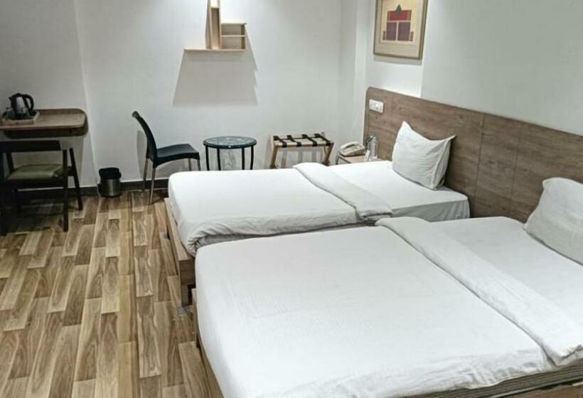 Номер Стандарт, Sapphero Akshar Inn Jamnagar