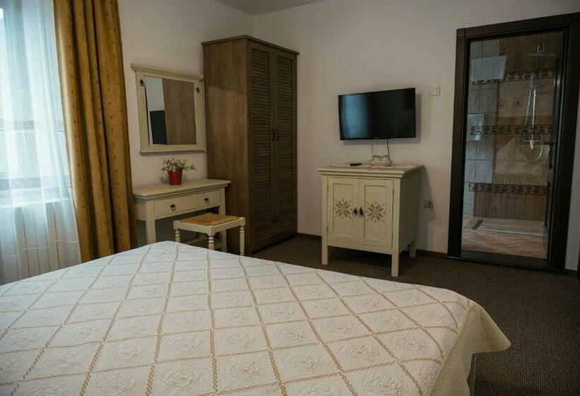 이코노미 룸, Casa Calin