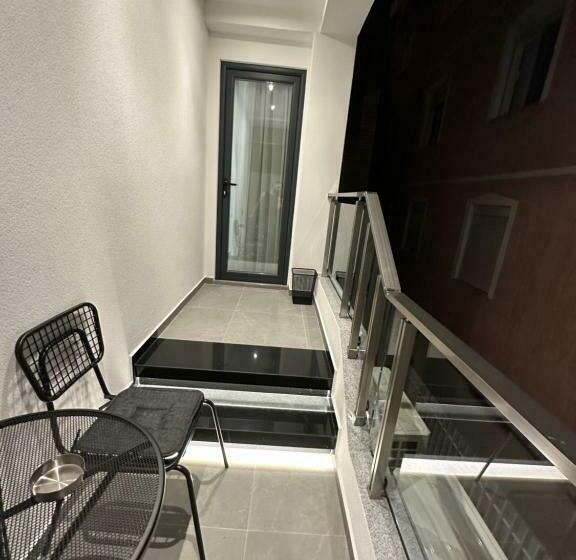 バルコニー付きデラックスルーム, Villa Idrizi