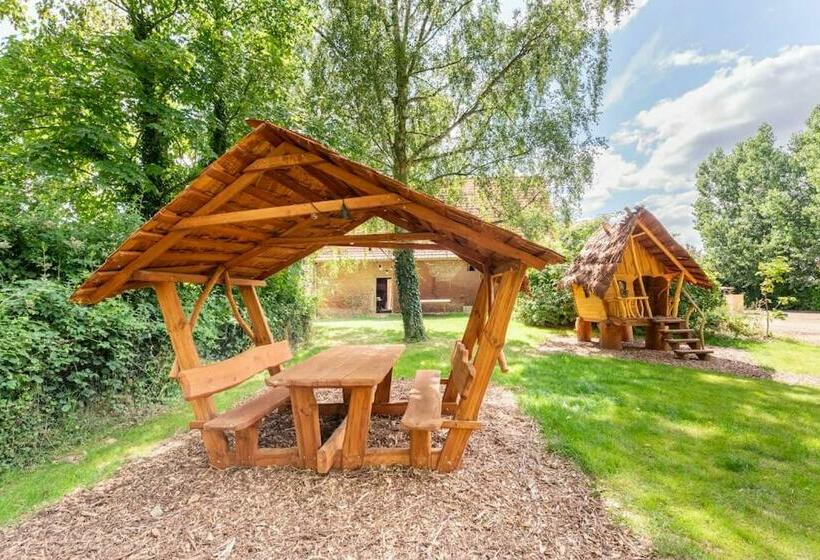 四人标准间, Au Pied Du Frêne