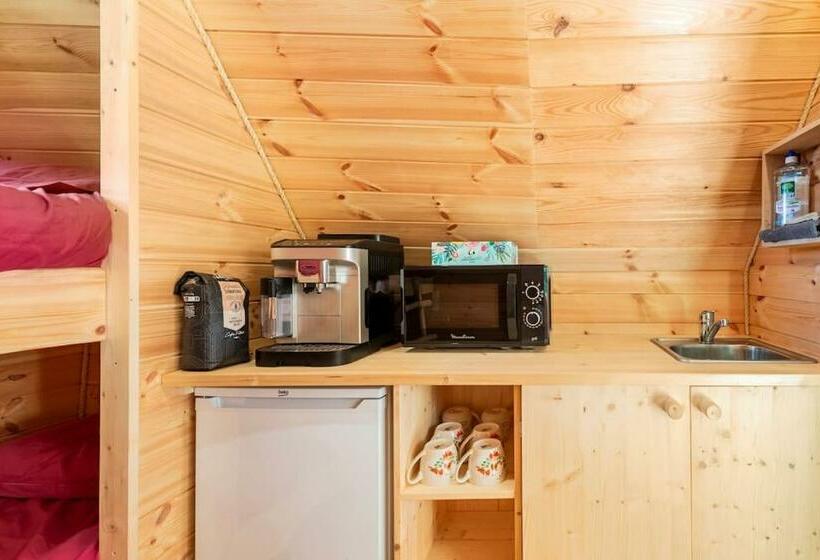 四人标准间, Au Pied Du Frêne