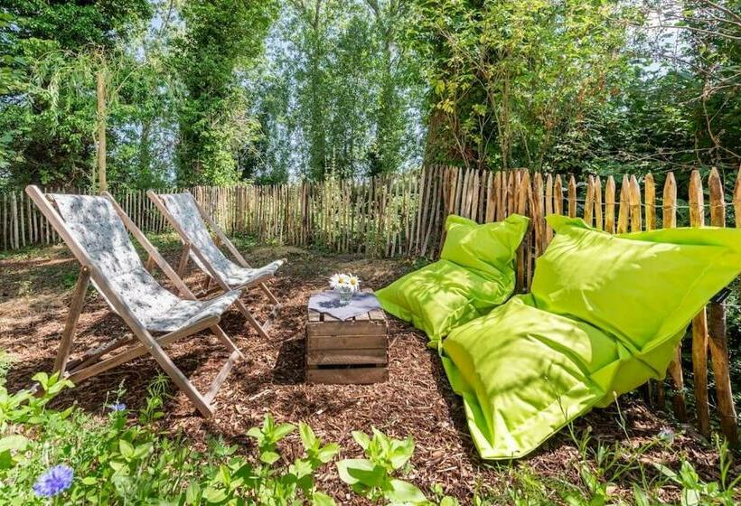 四人标准间, Au Pied Du Frêne