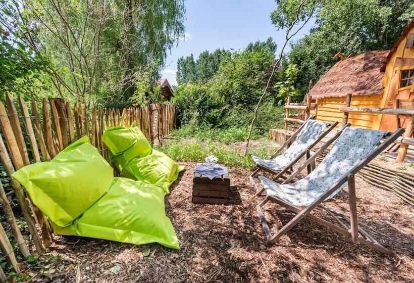 四人标准间, Au Pied Du Frêne