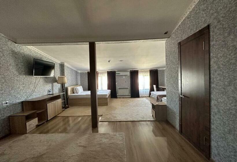 Standart Oda, Garden City