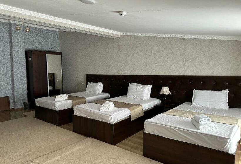 Üç Kişilik Standart Oda, Garden City