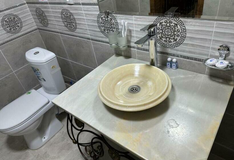 Üç Kişilik Standart Oda, Garden City