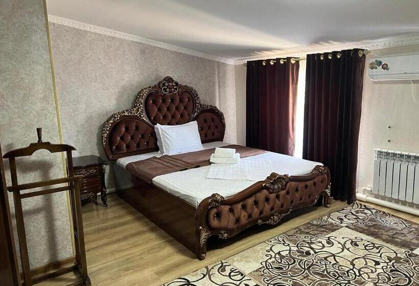 اتاق لوکس, Garden City