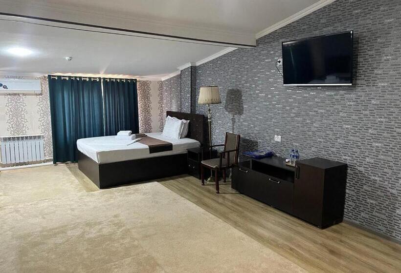 Standart Oda, Garden City