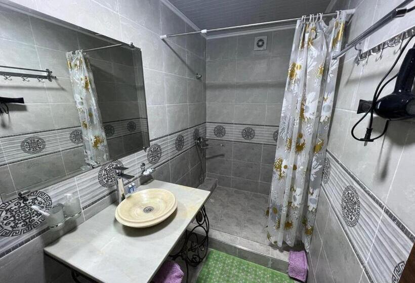 اتاق استاندارد سه نفره, Garden City