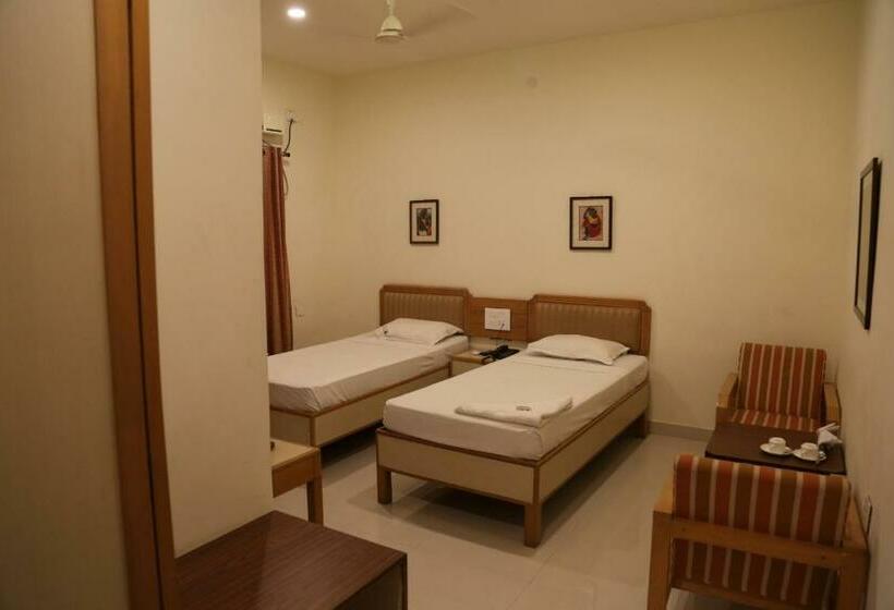 스탠다드 룸, Taramati Baradari