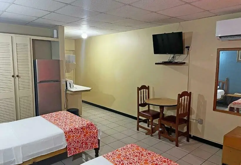 اتاق استاندارد یک تخته با بالکن, Sundeck Suites